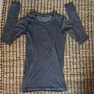 Lululemon Swiftly Tech Long Sleeve Shirt 2.0 - Classic Navy white striped - Sz 6